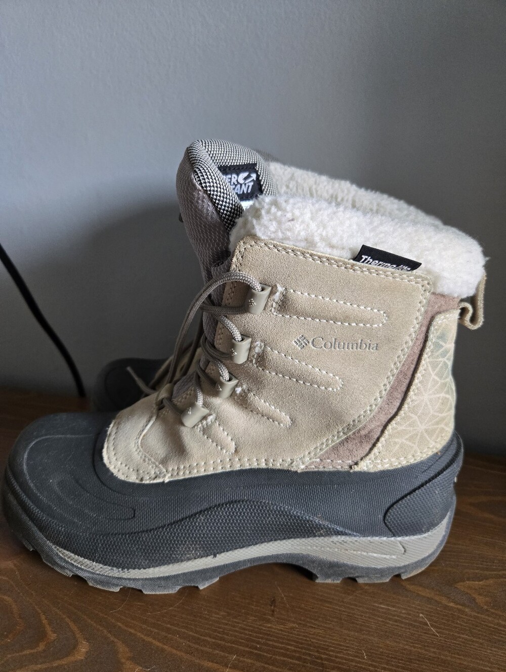 Columbia Cascadian Summette Winter Boots Waterproof Insulated Size 9